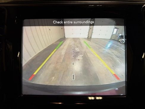 Used 2019 Jeep Cherokee Limited image 40