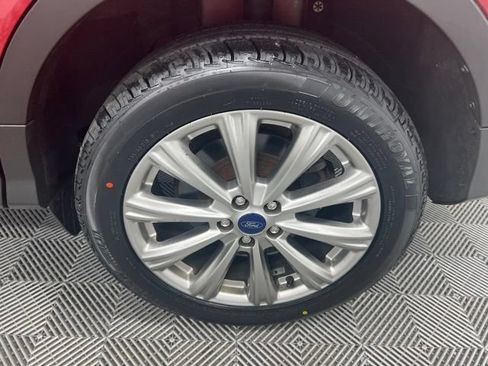 Used 2018 Ford Escape Titanium w/ Ford Safe & Smart Package AWD/4WD image 10