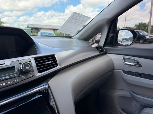 Used 2014 Honda Odyssey Touring Elite image 11