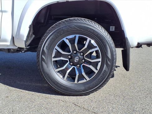 Used 2023 Toyota Tacoma TRD Sport image 7