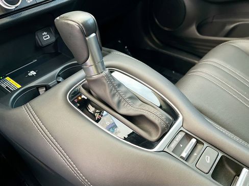 Used 2025 Honda HR-V EX-L image 16