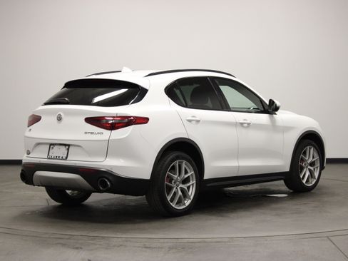 Used 2019 Alfa Romeo Stelvio Ti Sport w/ Quick Order Package 22S Sport AWD/4WD image 8