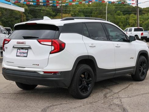 Used 2023 GMC Terrain AT4 image 3