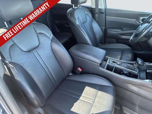 Used 2025 Kia Sorento S w/ Panoramic Sunroof Package FWD image 23