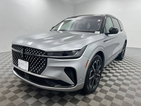 Certified 2024 Lincoln Nautilus Reserve AWD/4WD image 2