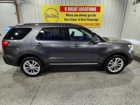Used 2018 Ford Explorer XLT w/ Equipment Group 202A AWD/4WD image 8