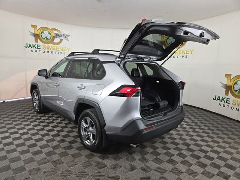 Used 2022 Toyota RAV4 LE AWD/4WD image 28
