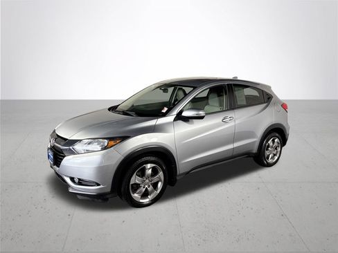 Used 2017 Honda HR-V EX image 2
