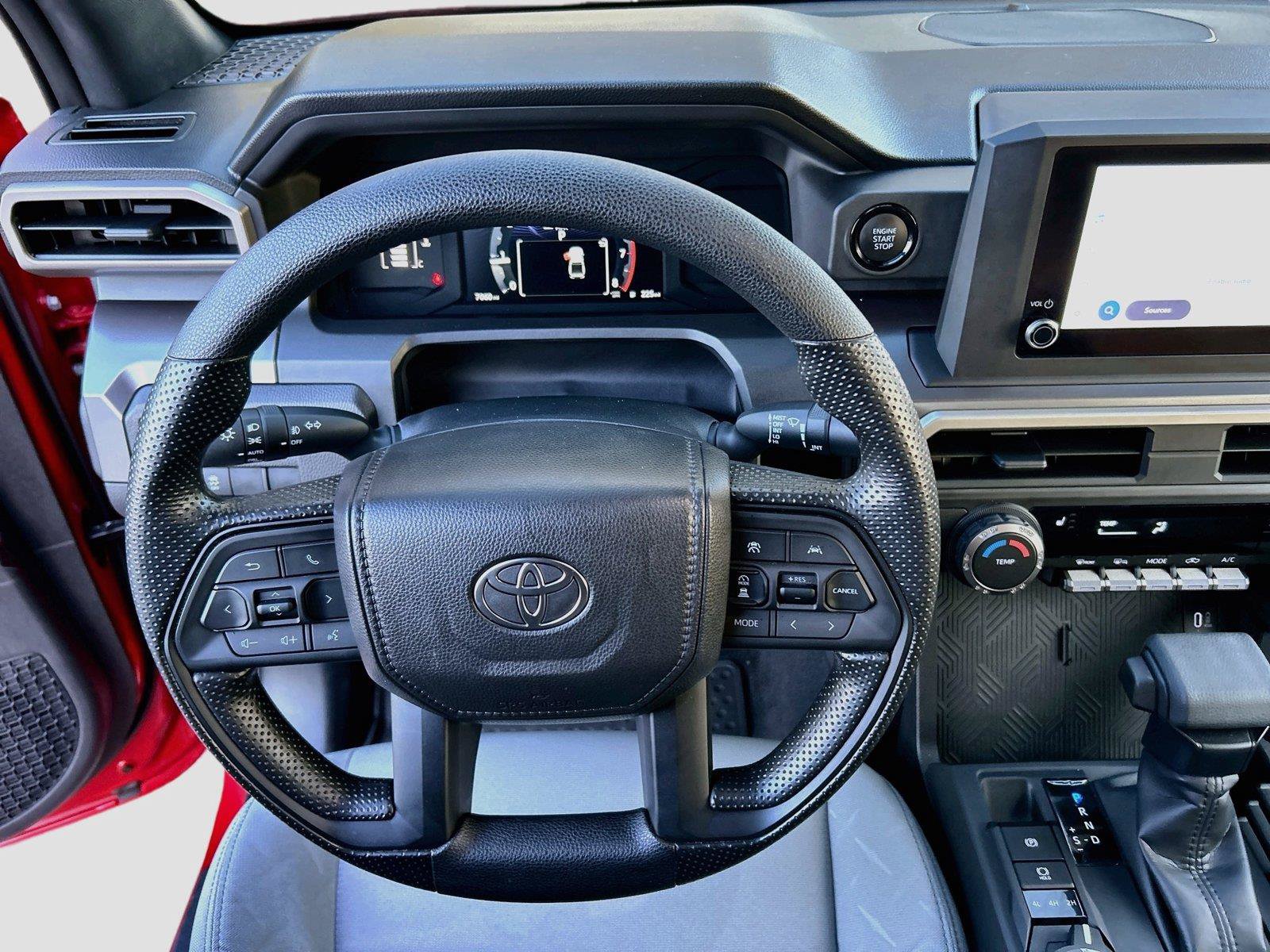 Used 2025 Toyota Tacoma SR5 AWD/4WD image 38