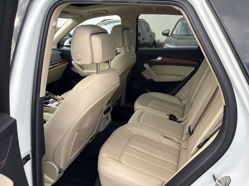Used 2021 Audi Q5 Premium Plus w/ Premium Plus Package image 22