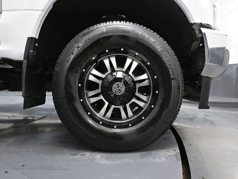 Used 2022 Ford F250 XL w/ Power Equipment Group image 17