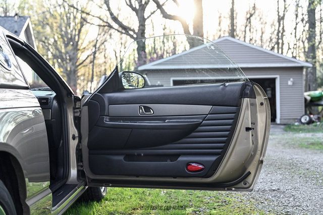 Used 2005 Ford Thunderbird RWD image 27