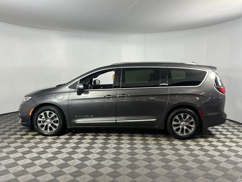 Used 2022 Chrysler Pacifica Pinnacle image 10