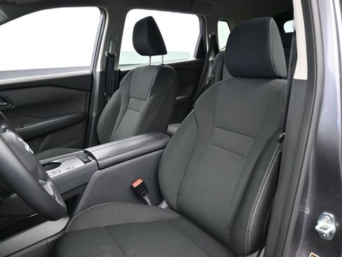 Used 2025 Nissan Rogue S FWD image 10