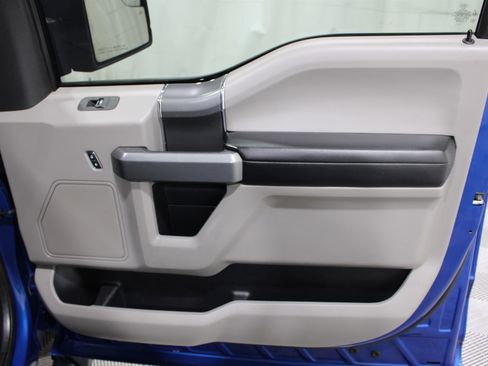 Used 2017 Ford F150 XLT w/ Equipment Group 302A Luxury AWD/4WD image 25