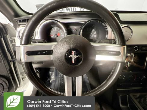 Used 2006 Ford Mustang GT Premium image 8