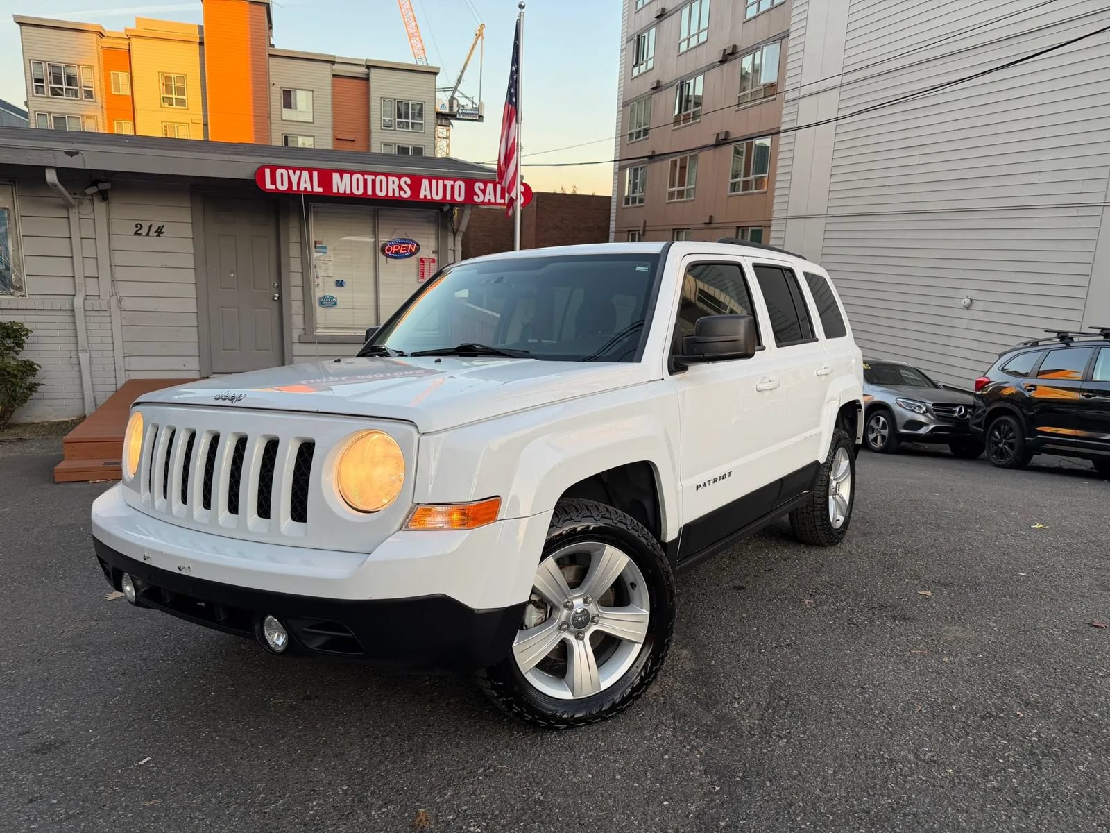 Used 2013 Jeep Patriot Latitude FWD image 1