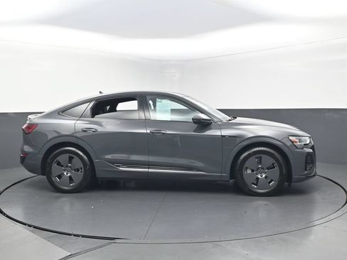 Used 2024 Audi Q8 e-tron Premium AWD/4WD image 37
