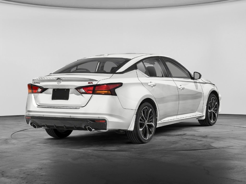 Used 2023 Nissan Altima 2.5 SR AWD/4WD image 2