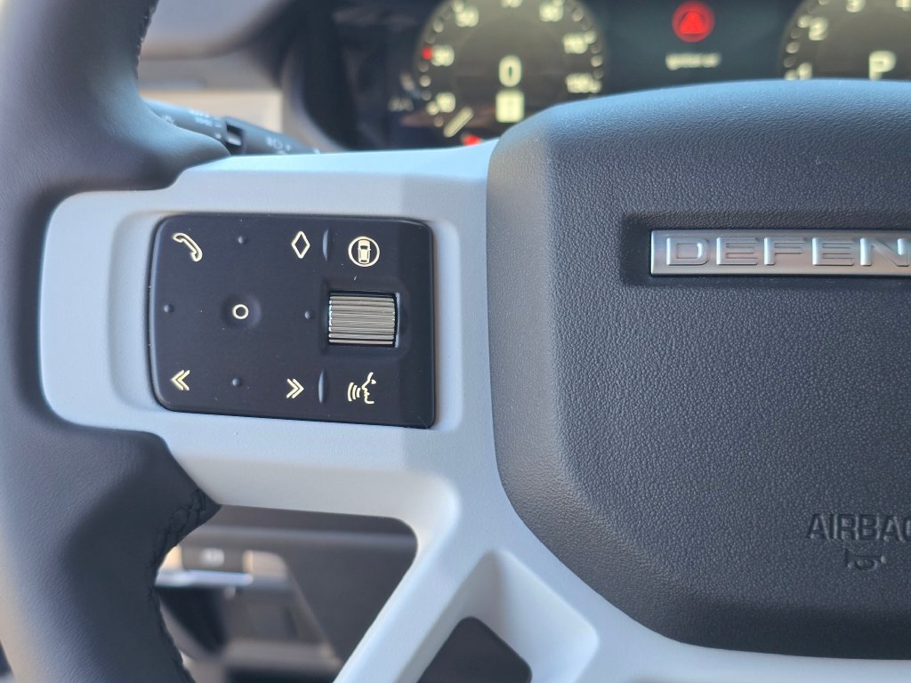 New 2026 Land Rover Defender 110 X-Dynamic SE AWD/4WD image 17