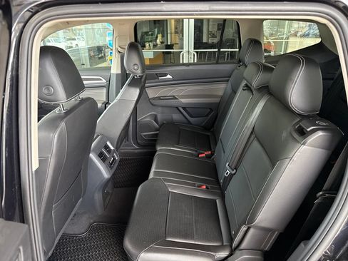Used 2023 Volkswagen Atlas SE w/ Black Wheel Package FWD image 27