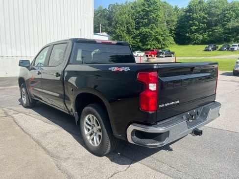 Used 2021 Chevrolet Silverado 1500 LT AWD/4WD image 8
