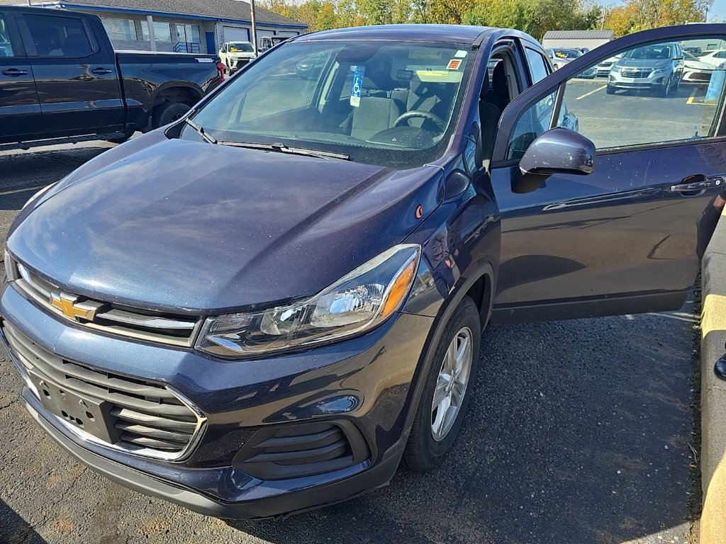 Used 2019 Chevrolet Trax LS FWD image 1