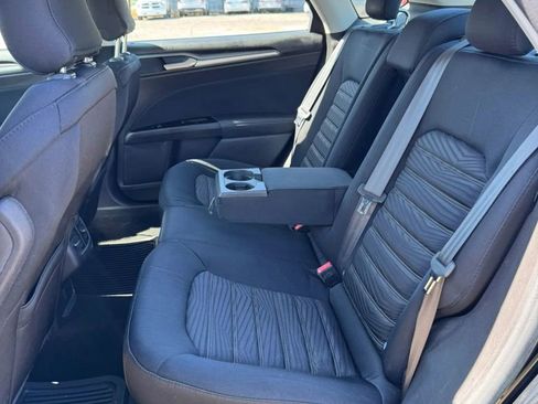 Used 2016 Ford Fusion SE FWD image 16