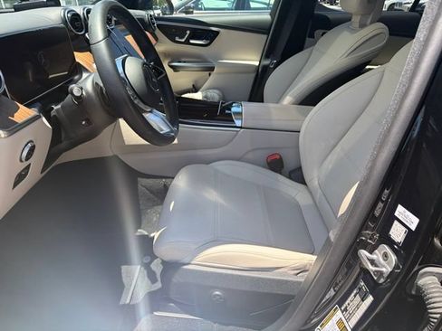 Used 2024 Mercedes-Benz GLC 300 4MATIC image 5