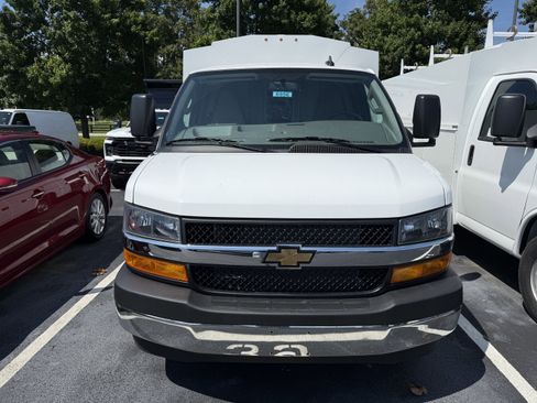 New 2025 Chevrolet Express 3500 w/ Power Convenience Package image 3