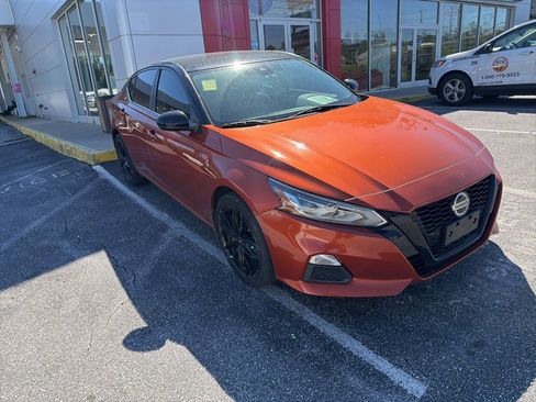 Used 2021 Nissan Altima 2.5 SR image 2