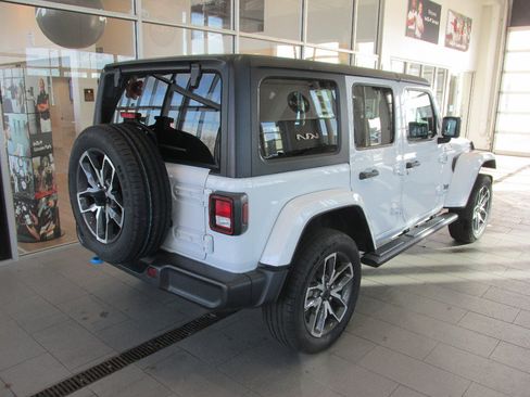 Used 2024 Jeep Wrangler Sport S w/ Convenience Group image 7
