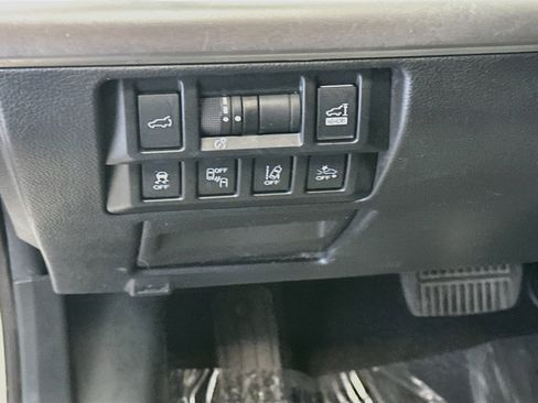 Used 2018 Subaru Outback 2.5i Limited AWD/4WD image 17