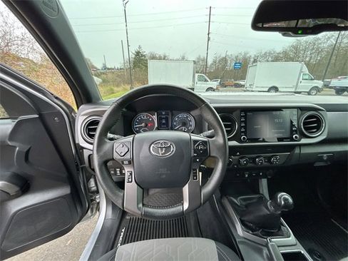 Used 2020 Toyota Tacoma TRD Off-Road image 10