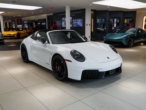 Used 2026 Porsche 911 Targa 4 GTS AWD/4WD image 7
