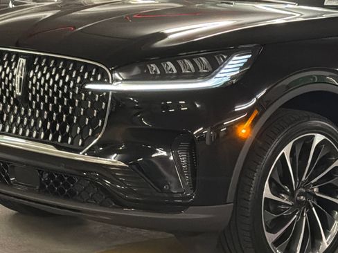 New 2026 Lincoln Aviator Reserve w/ Luxury Package AWD/4WD image 2
