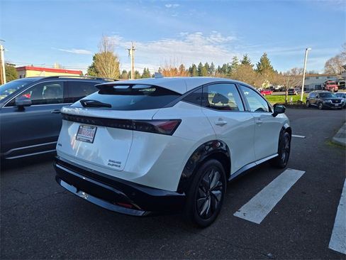 Used 2024 Nissan Ariya AWD image 7