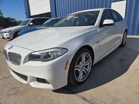 Used 2011 BMW 550i Sedan image 2