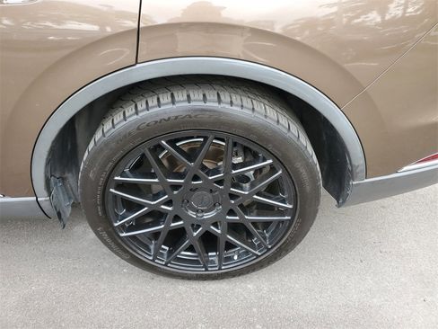 Certified 2022 Lincoln Aviator Reserve w/ Equipment Group 201A image 8