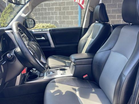 Used 2017 Toyota 4Runner SR5 Premium AWD/4WD image 19