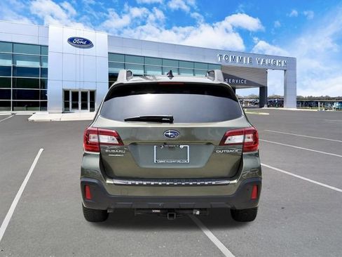Used 2018 Subaru Outback 2.5i Limited AWD/4WD image 3