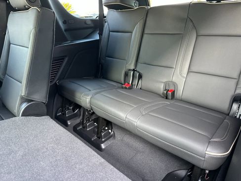 New 2026 GMC Yukon Elevation image 12