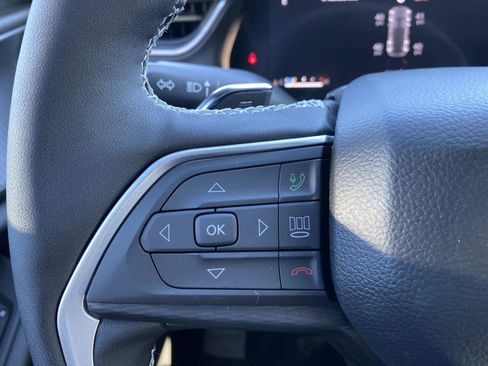 New 2025 Jeep Grand Cherokee Laredo image 17