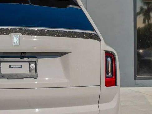Used 2025 Rolls-Royce Cullinan Black Badge image 46