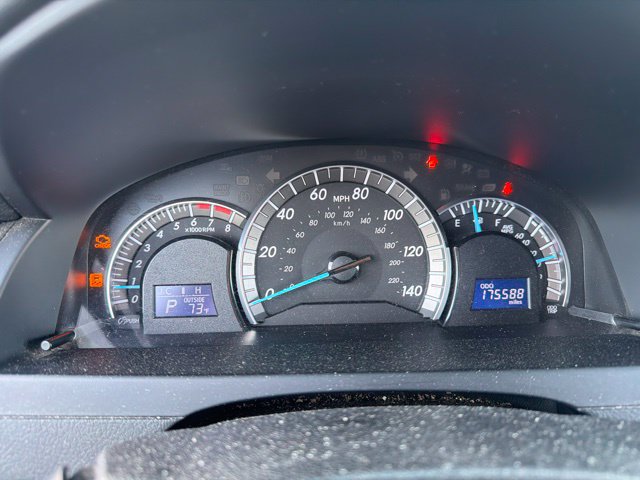 Used 2014 Toyota Camry SE FWD image 22