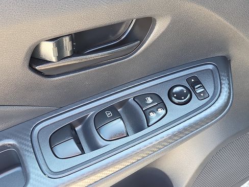 Used 2025 Nissan Versa S w/ Trunk Package FWD image 13