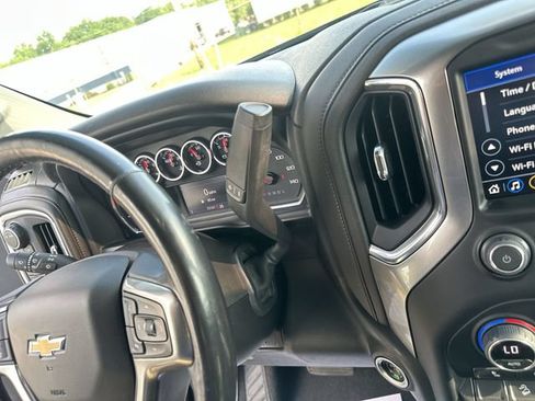 Used 2022 Chevrolet Silverado 1500 LT AWD/4WD image 22