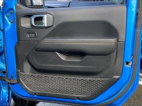 Certified 2025 Jeep Wrangler Sahara image 20