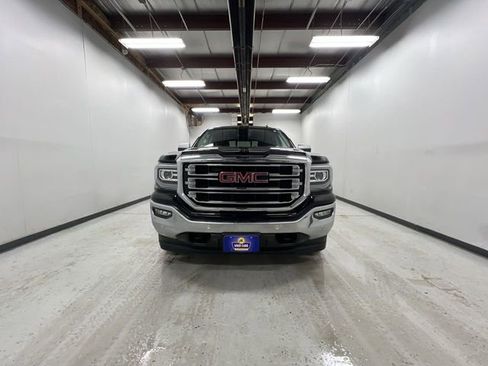 Used 2018 GMC Sierra 1500 SLT image 3