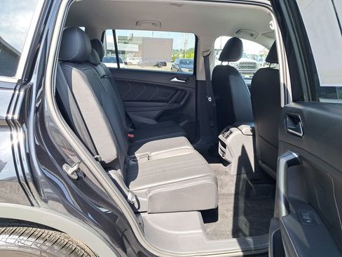 Used 2023 Volkswagen Tiguan SE AWD/4WD image 15